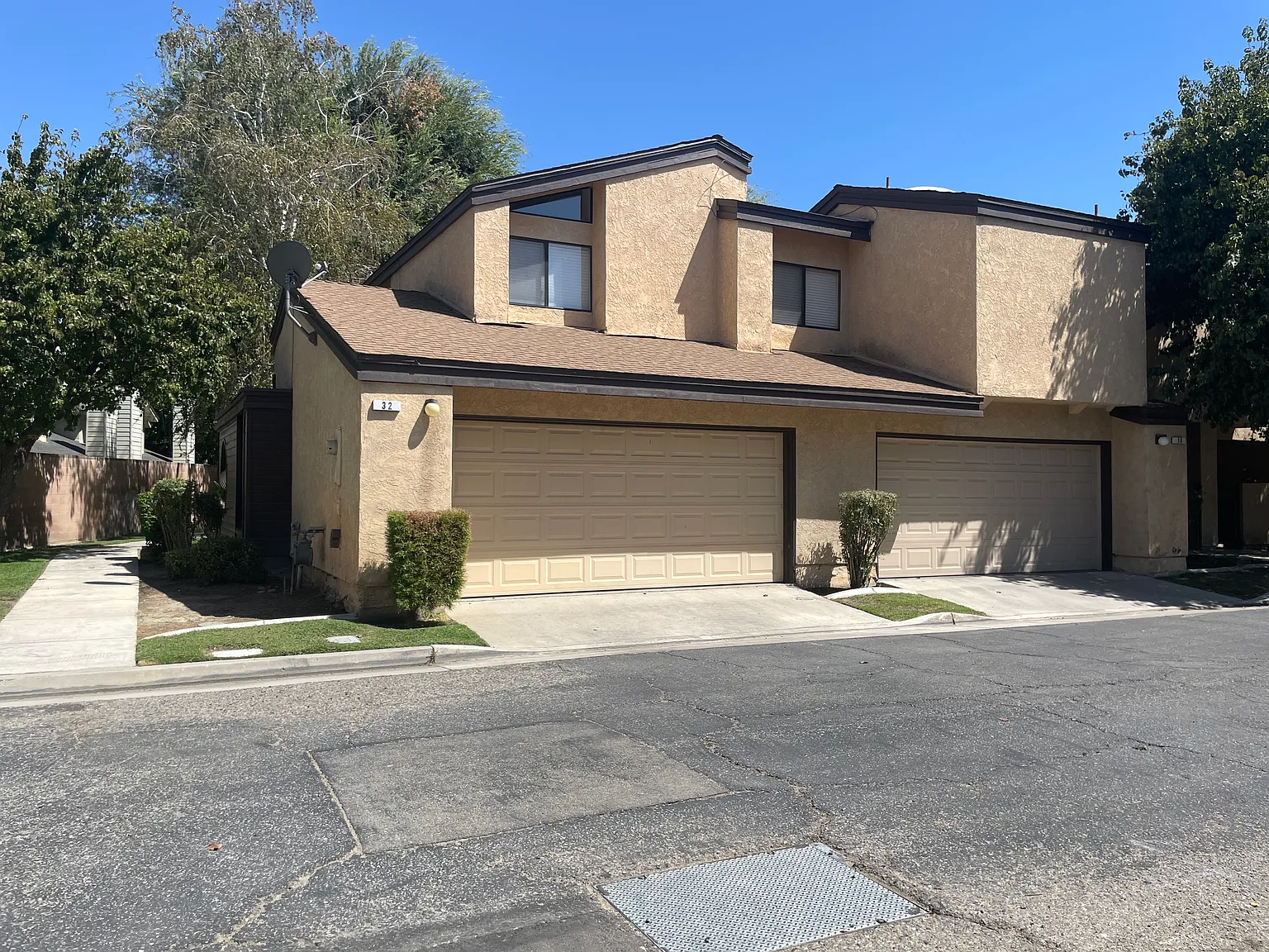 3 bed, 2.5 bath, 3282 sqft, $1,950 — Photo 3