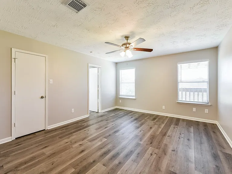 10247 Country Squire Blvd #1 — Photo 8