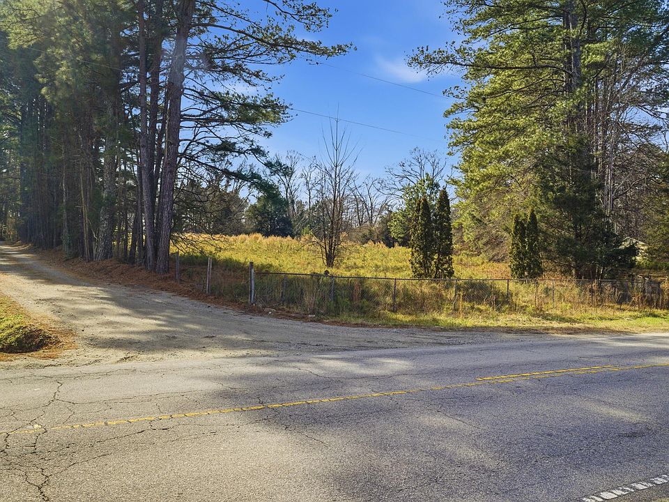 1st image of 2805 Banks Rd