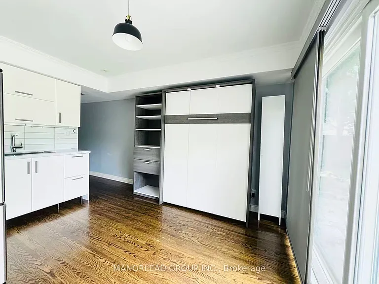 10 Greenyards Dr — Photo 17