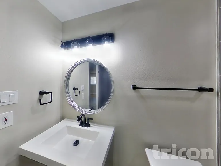 4820 W Hayward Ave — Photo 15
