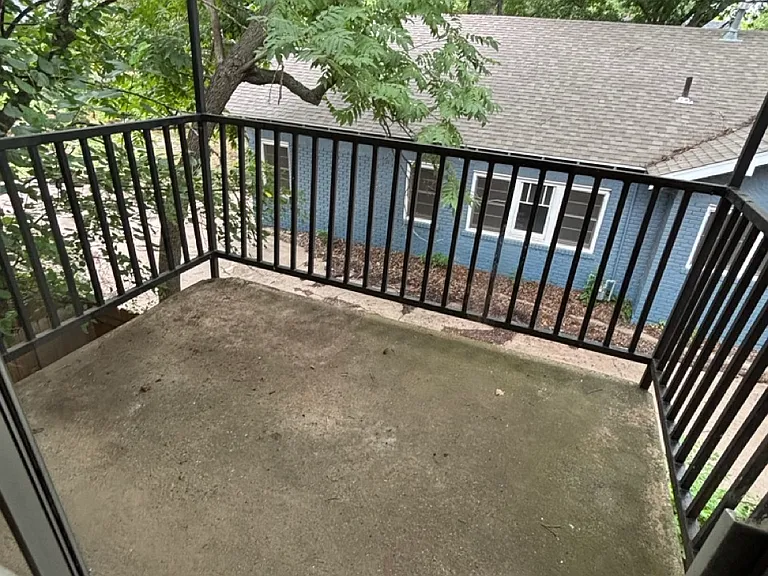 322 S Waco St #13 — Photo 10