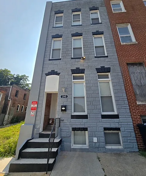 210 N Mount St #BB — Photo 1