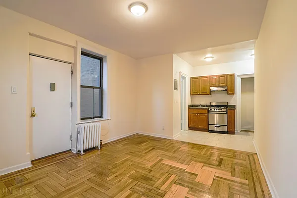 Rented by Hillel Realty Group | media 10