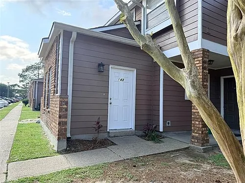 2425 Oxford Pl Photo 1