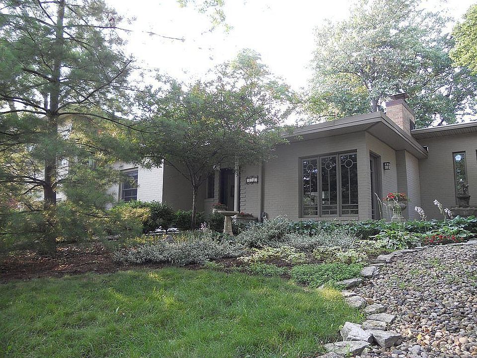 1st image of 1334 W Sunset Ln