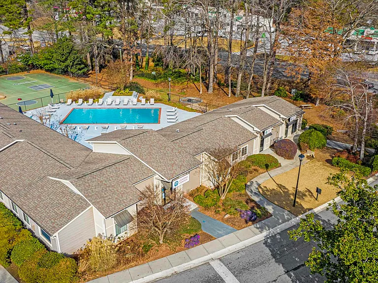 Springdale Glen — Photo 24