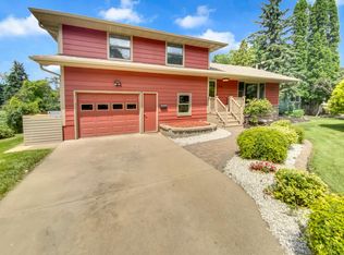 706 Greenvale Ave W, Northfield, MN 55057