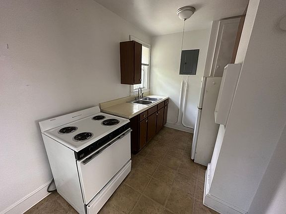 4th image of 555 Beverly Ct APT 11