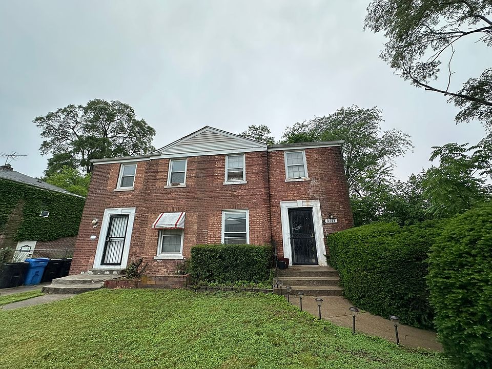 1st image of 9742 S Hoxie Ave