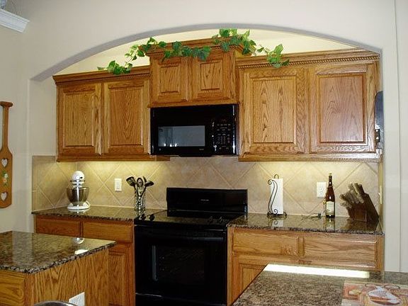 5th image of 6033 Roaring Springs Dr