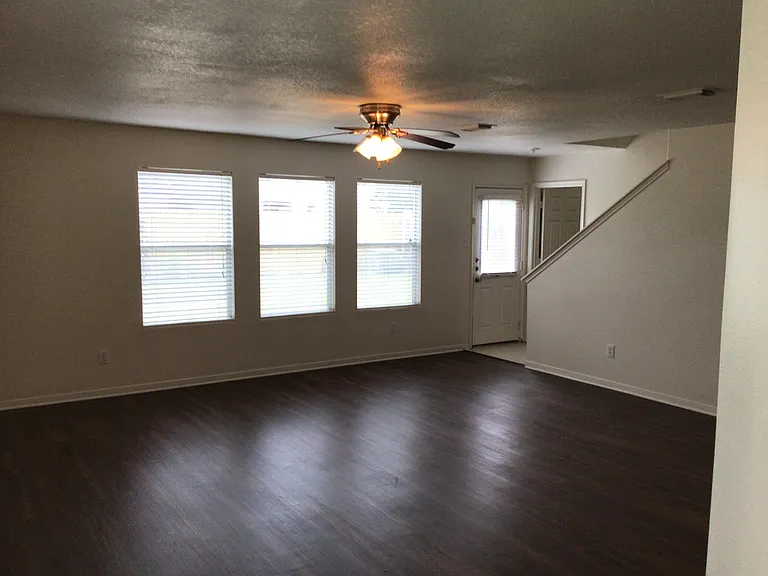 24319 Ayscough Ln — Photo 7