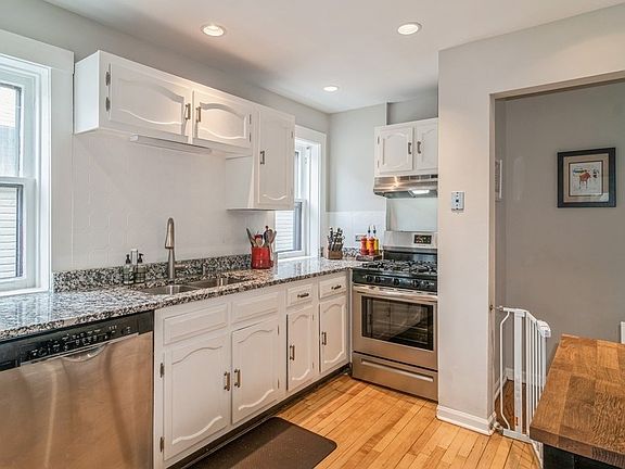 5th image of 917 N Taylor Ave
