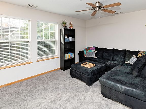 4th image of 15230 Greenbelt Dr