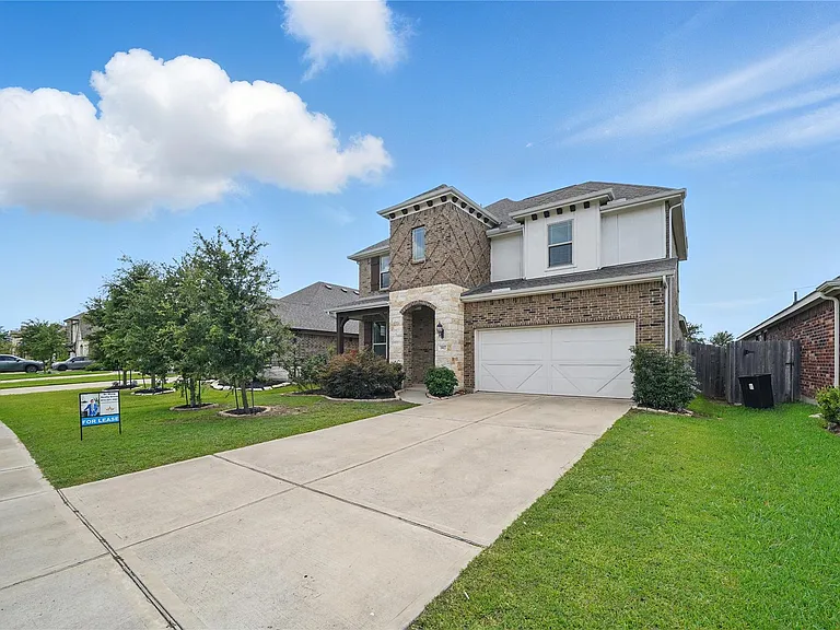 3902 Palmer Meadow Ct — Photo 2