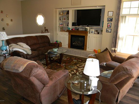 5th image of 9381 Saint Ives Dr