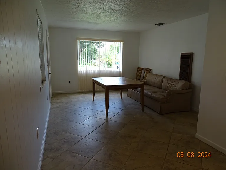 307 W University Blvd — Photo 27