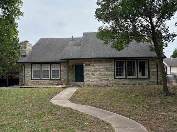 1117 E Redwood Rd, Derby, KS 67037