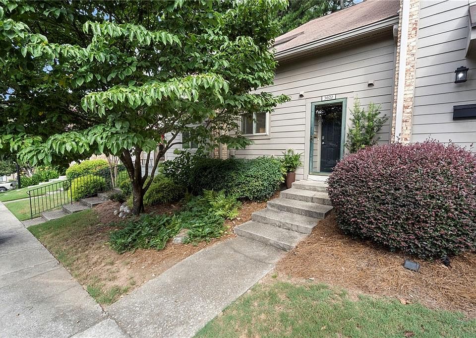 1st image of 3602 Stonewall Ct SE