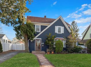 142 Macdonald St, Hempstead, NY 11550