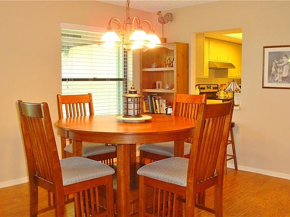 5th image of 711 SW South River Dr APT 206