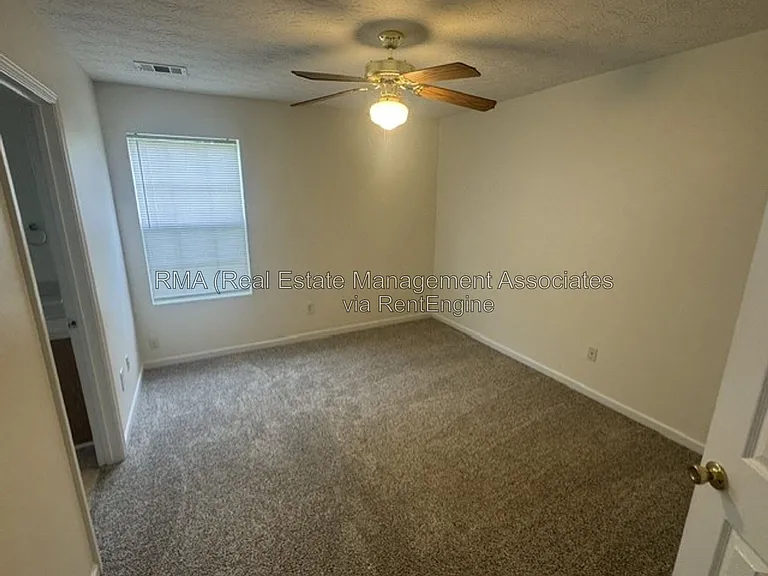 1330 Labonte Pkwy — Photo 9