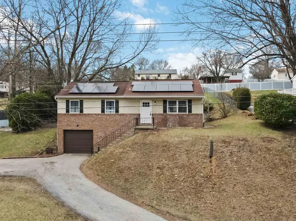 2944 Honey Valley Rd, Dallastown, PA 17313