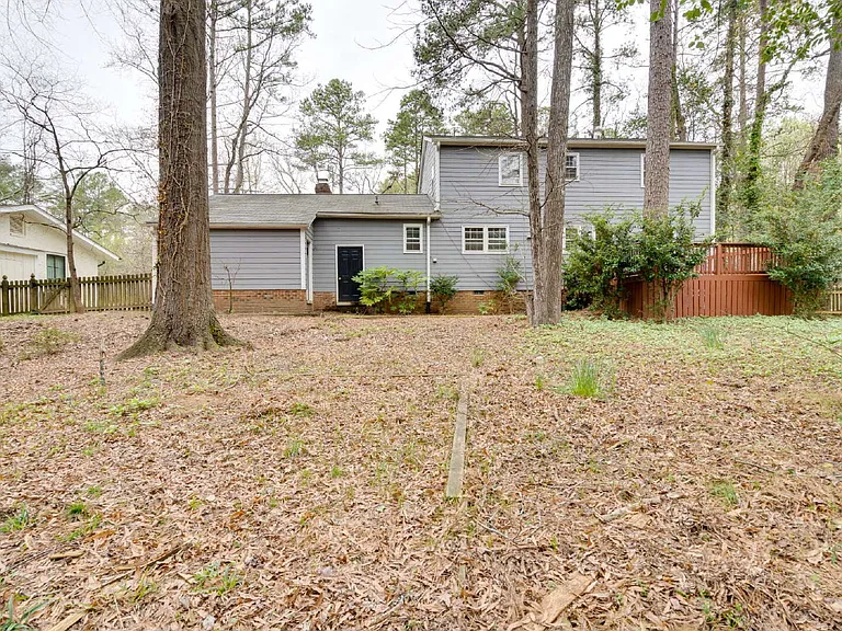 2437 Tilghman Cir — Photo 36