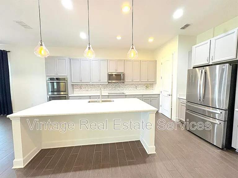 4645 Butler National Dr — Photo 14