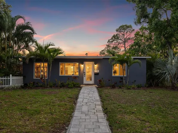 1136 Serpentine Dr S, Saint Petersburg, FL 33705