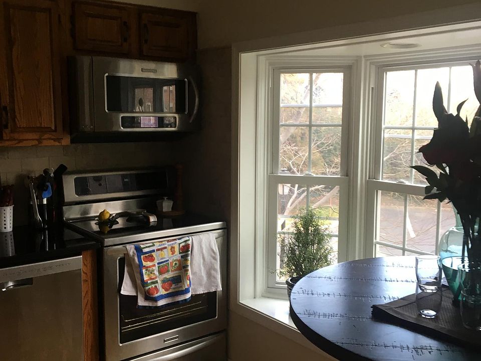 2nd image of 409 Old Town Ct