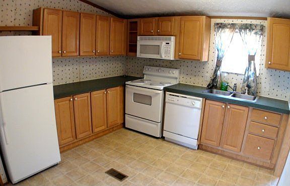 Spacious kitchen