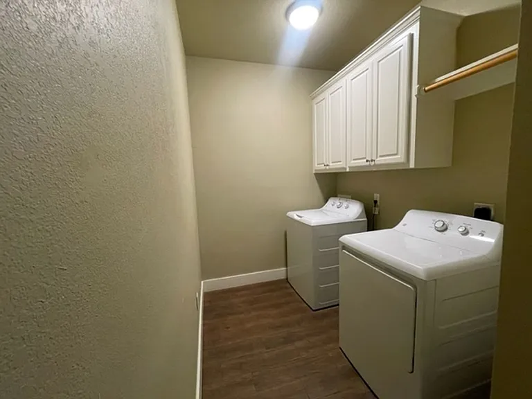 1041 Cabernet Dr — Photo 17