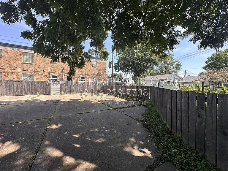 6575 Scanlan Ave — Photo 23