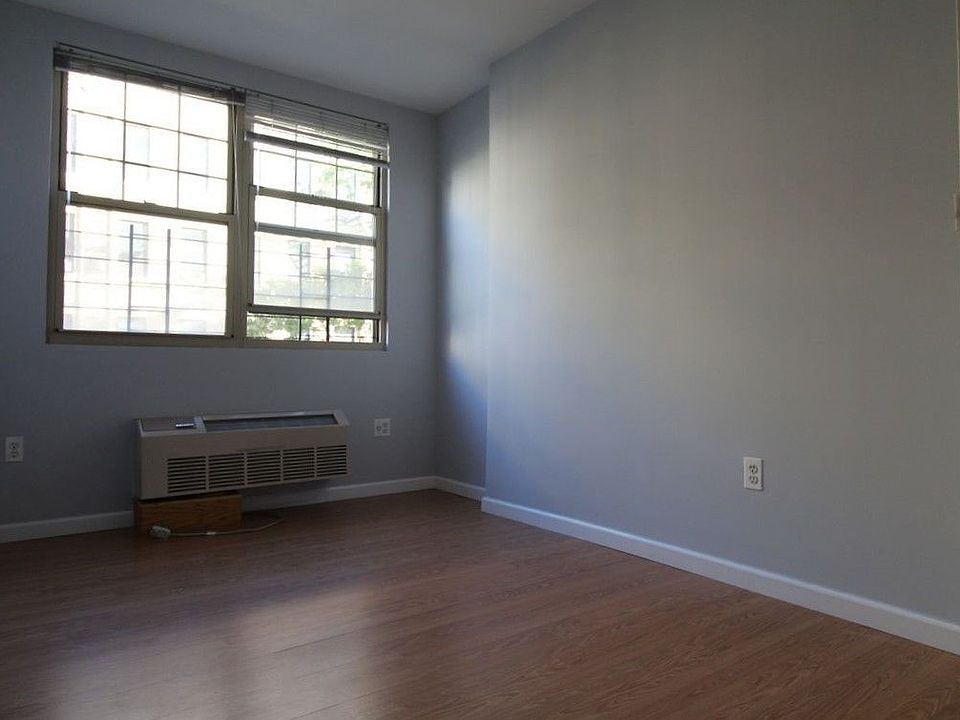 1st image of 1765 Townsend Ave APT 6B
