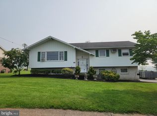 329 Park View Dr, Manheim, PA 17545