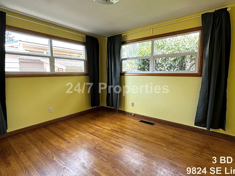 9824 SE Lincoln St — Photo 18