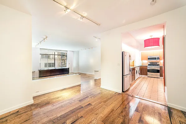 Rented by Level Group | media 9