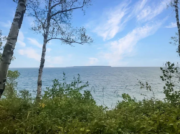 3340 N Shore Rd, La Pointe, WI 54850