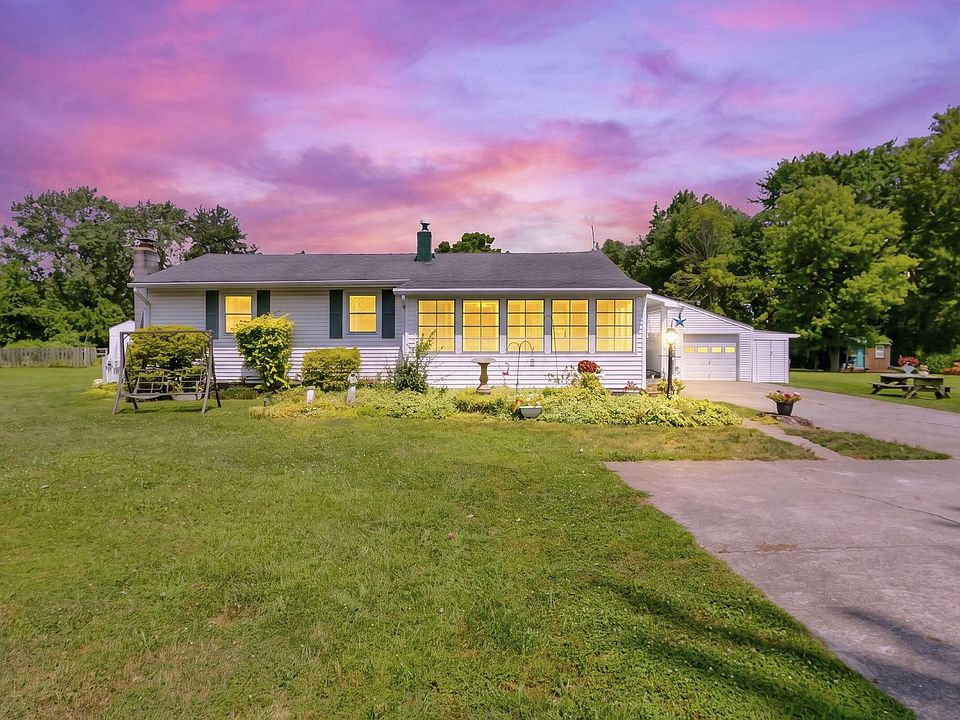 1st image of 646 Woodside Dr