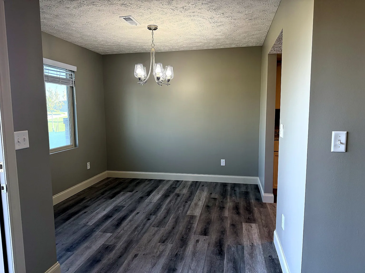 2 bed, 2.5 bath, 1500 sqft, $1,900 — Photo 4