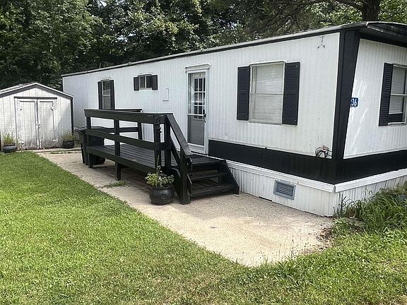 2nd image of 236 Circle Dr