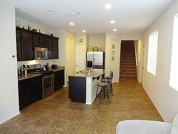 2nd image of 7565 Earnshaw Ave