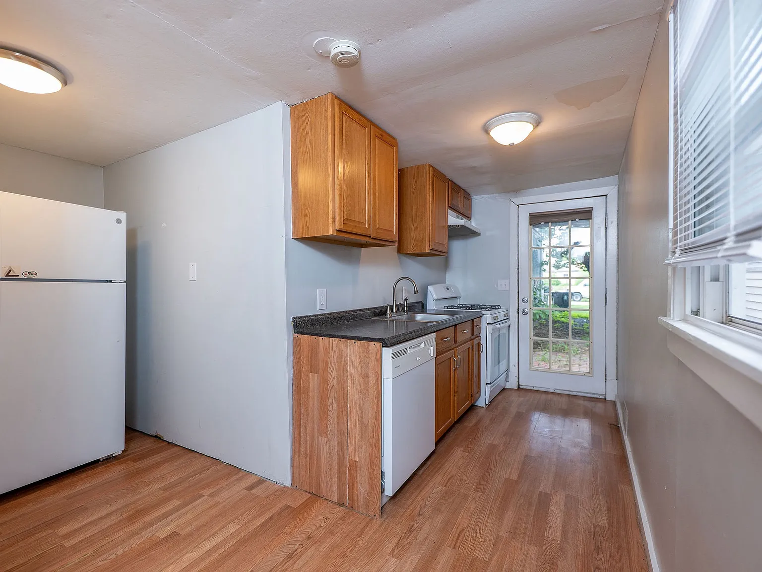 1 bed, 800 sqft, $900 — Photo 3