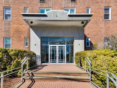 43 Bronx River Rd APT 6H, Yonkers, NY, 10704