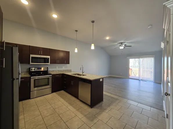 9310 N Robinhood Ave, Kansas City, MO 64154