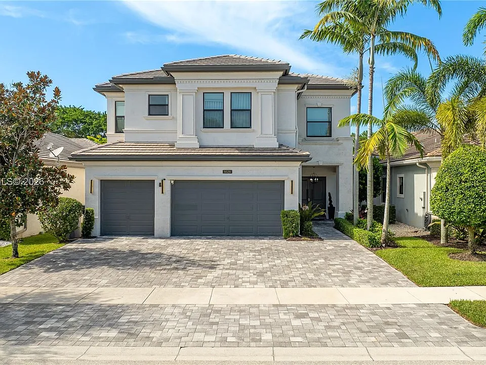 9529 Eden Roc Ct
