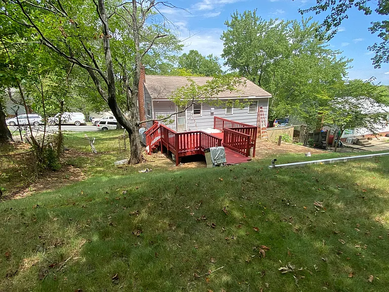 1511 Frances Dr — Photo 2