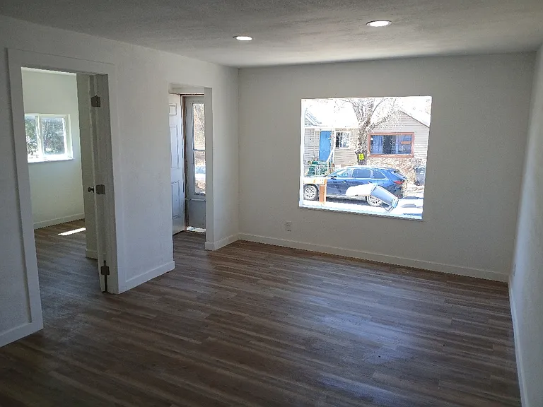 828 6th St #1 — Photo 7