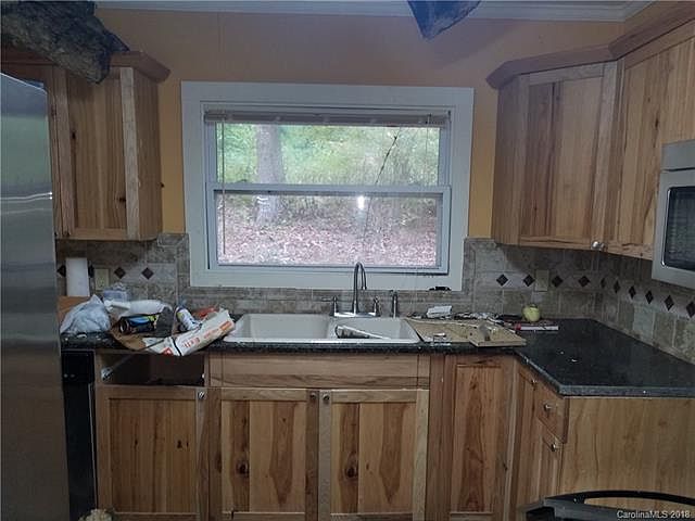2nd image of 20 Rebeccas Pond Dr
